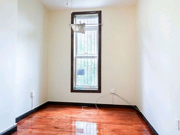 3rd image of 635 Halsey St #1
