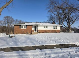 922 Birchwood Dr, Washington, IL 61571