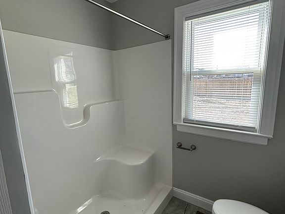 3rd image of 622 Mill St