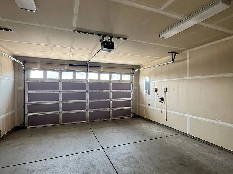 2502 N McIntosh St — Photo 12