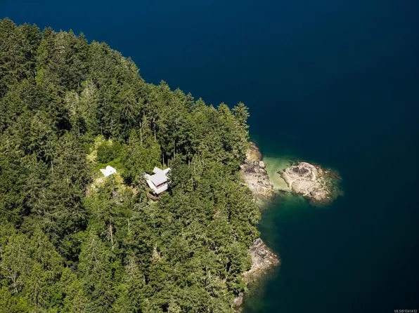 998 Gillespie Rd, Sooke, BC V9Z 0Z2