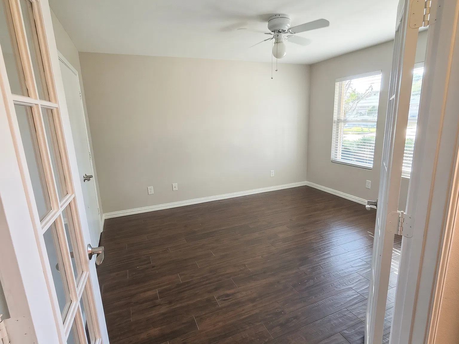 4 bed, 2098 sqft, $2,300 — Photo 4