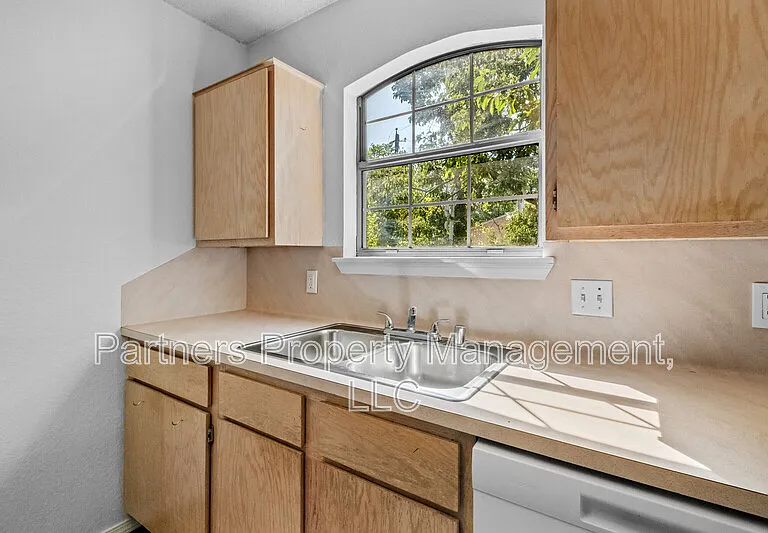 1621 N Leverett Ave #7 — Photo 11