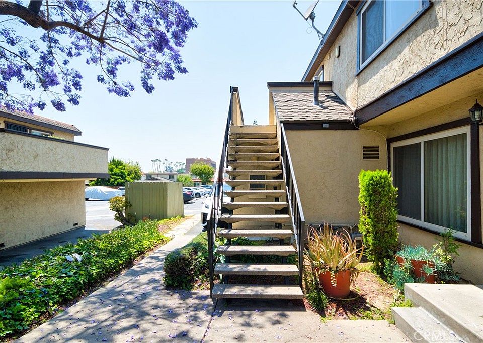 1st image of 907 Cabrillo Dr