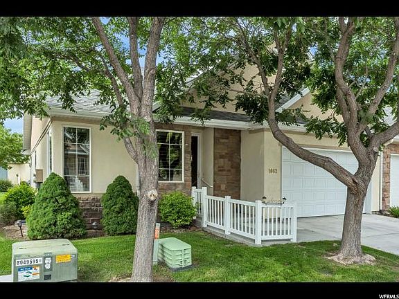 3rd image of 1082 W Tithing Hill Pl
