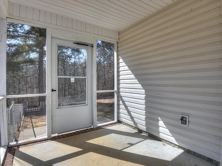 909 Watsonia Dr — Photo 27