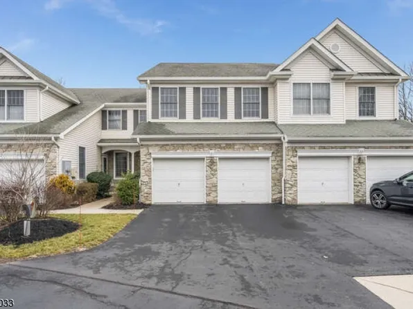 31 Pinehurst Cir, Clinton Twp., NJ 08801