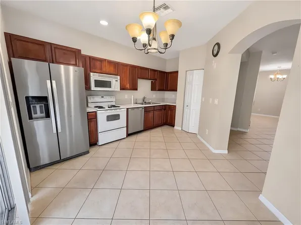 9706 Roundstone Cir, Fort Myers, FL 33967