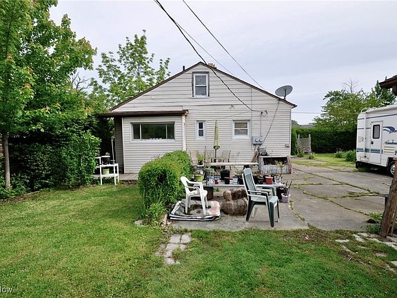 4th image of 12909 Firsby Ave
