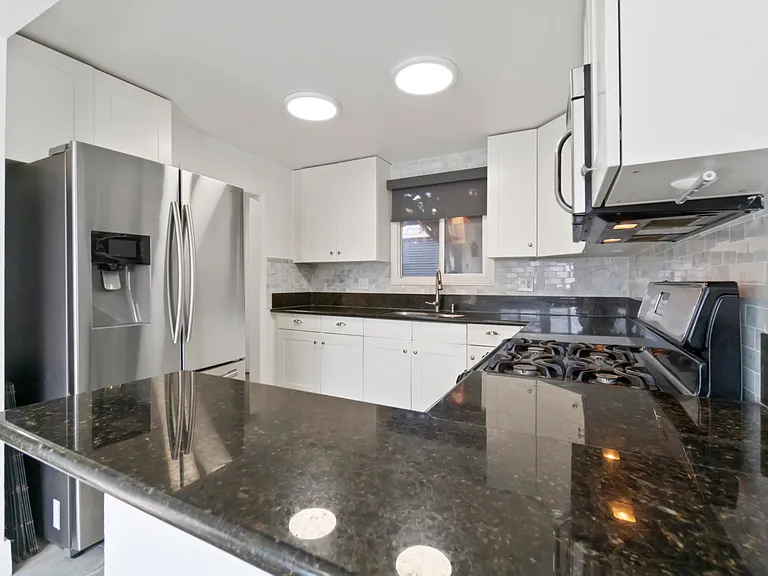 3539 Caspian Ave — Photo 12