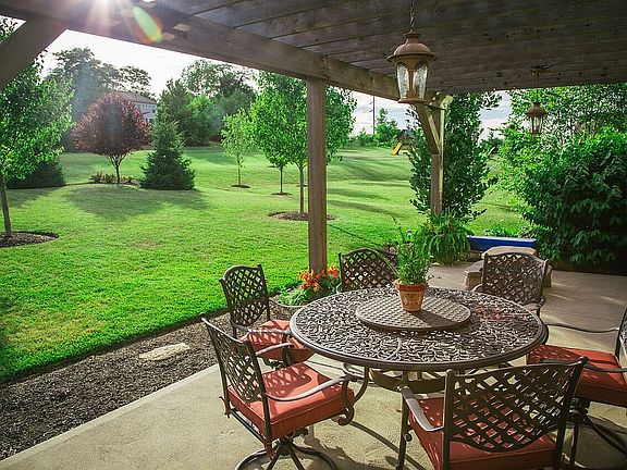 4th image of 1158 Westchester Way