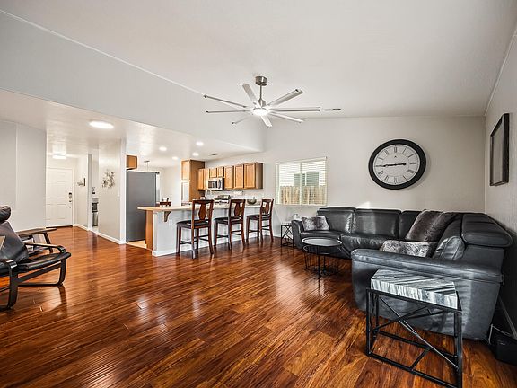 4th image of 2841 W Prescott Avenue