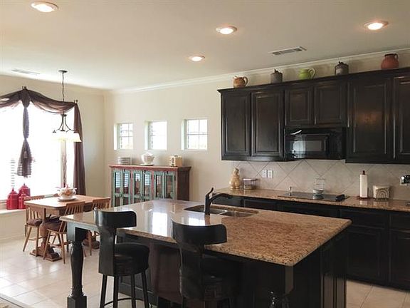 4th image of 409 Nottingham Ct