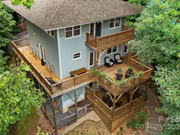 154 Pearson Ln, Black Mountain, NC 28711