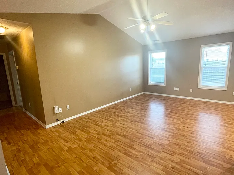 2550 Heartland Greens Point — Photo 3