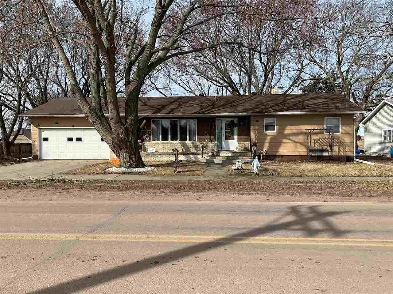207 Jackson Ave, Lesterville, SD 57040 Zillow