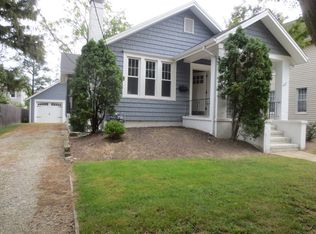 9 Allen St, Rumson, NJ 07760