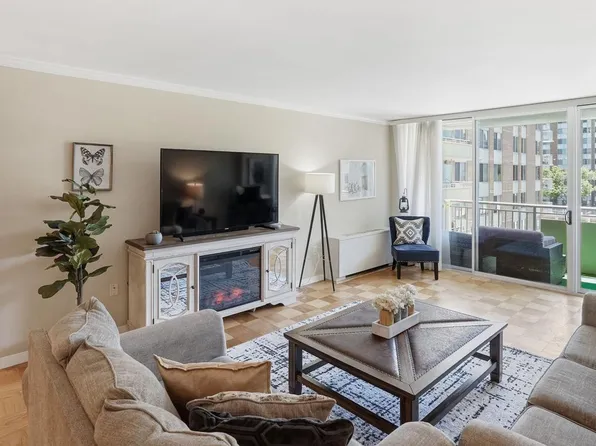 3001 Veazey Ter NW APT 923, Washington, DC 20008