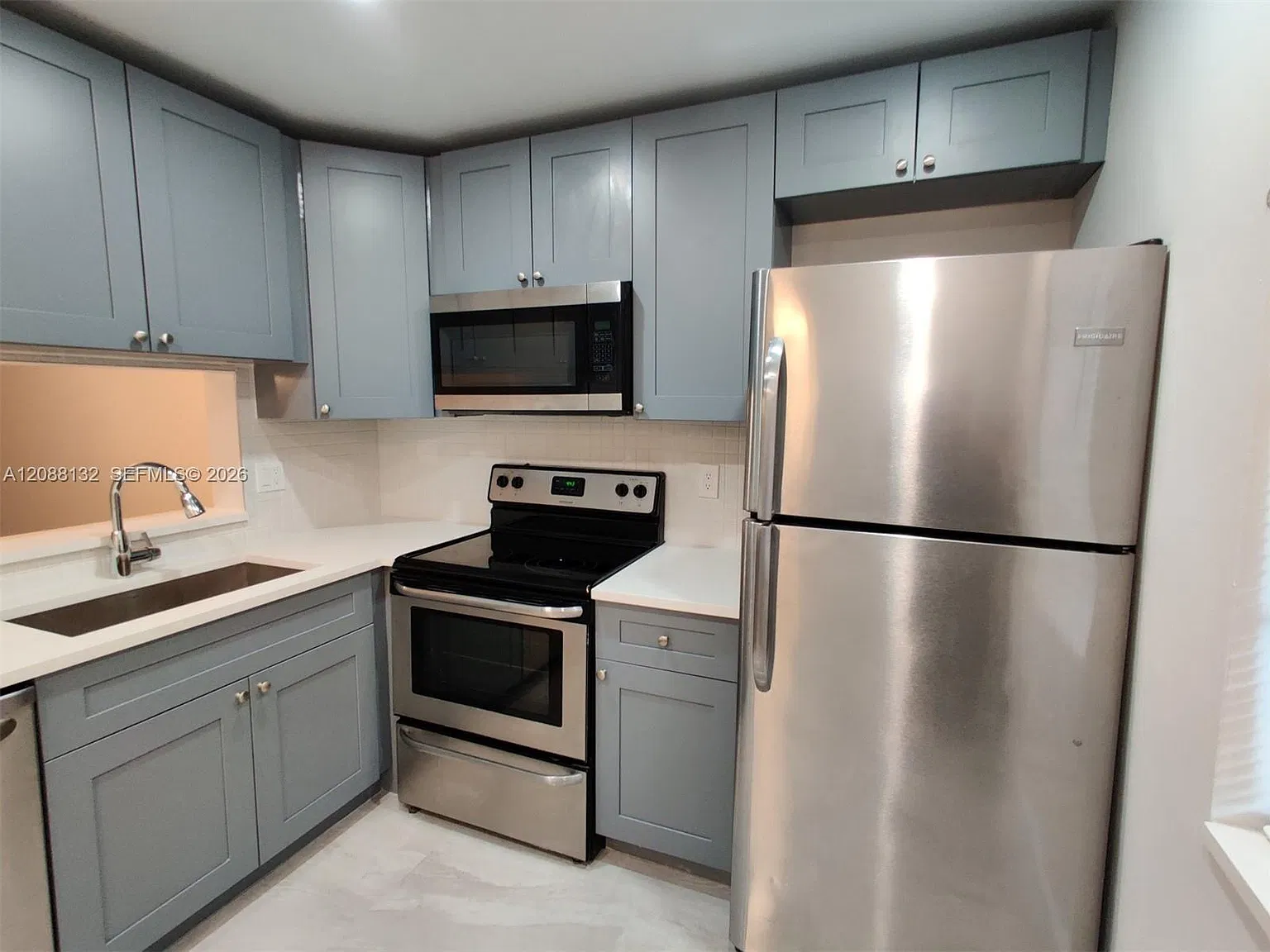 Palm Village Condo — Photo 4