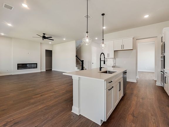 5th image of 8932 Hyacinth Ln