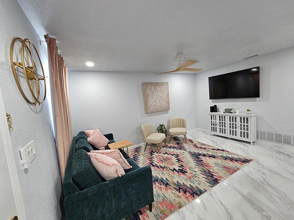 1st image of 82859 Davis St