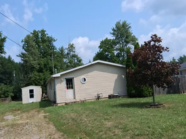 1022 Davis St, Adrian, MI 49221