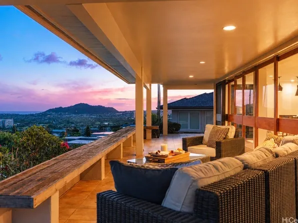 1454 Ehupua St, Honolulu, HI 96821