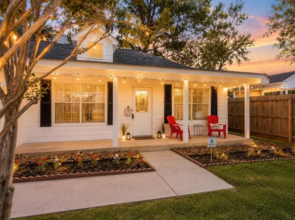 606 S Pine St, Tomball, TX 77375