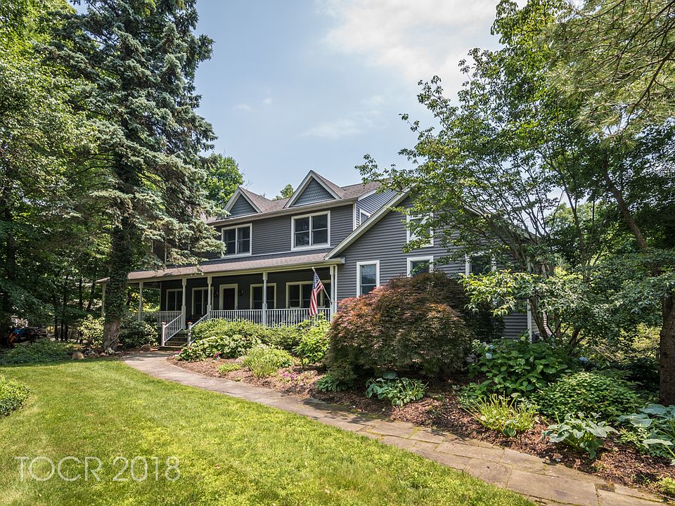 1st image of 36 Wyandemere Dr