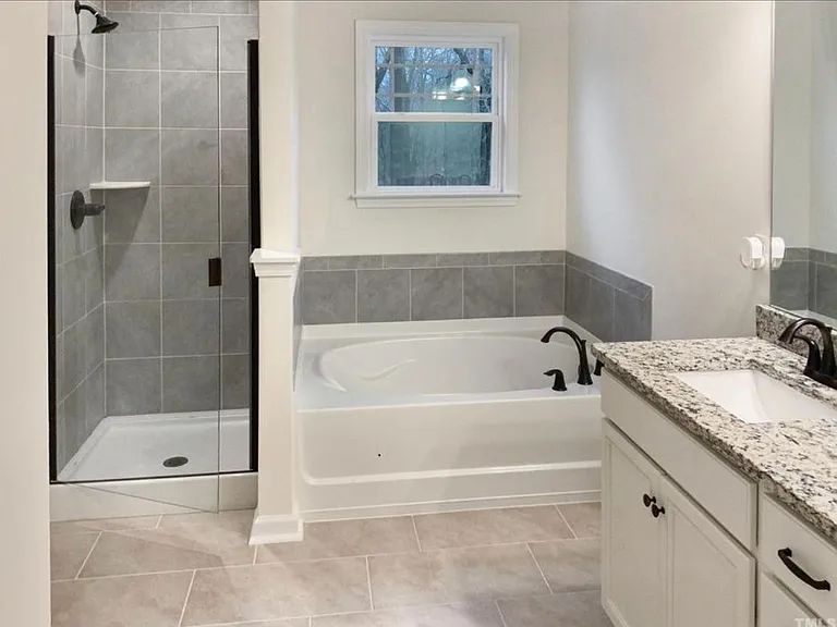 240 Oak Park Blvd — Photo 11