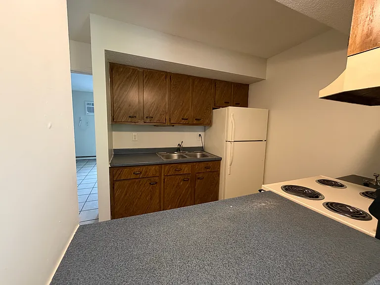 1000 E Williams St #6 — Photo 3