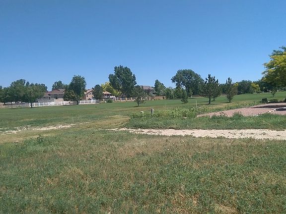 4th image of 437 W Fairway Dr