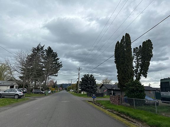 4th image of 925 33rd Ave