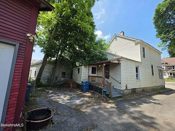 4th image of 36 Chase Ave