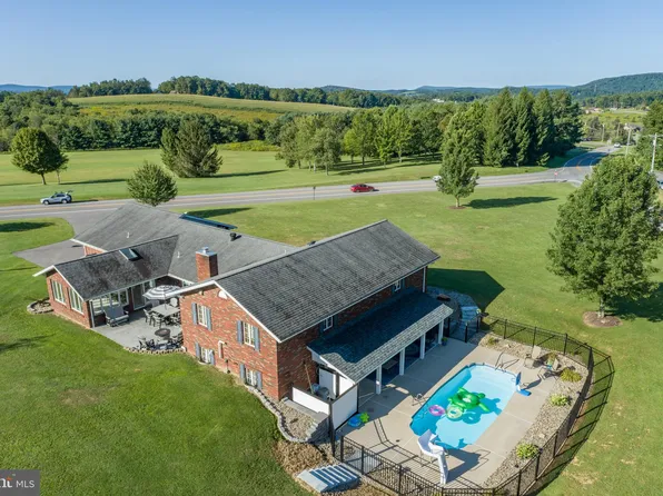 604 Harvey Winters Dr, Oakland, MD 21550