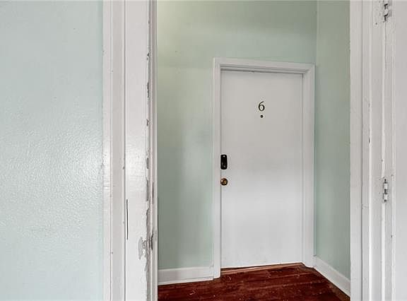 4th image of 1029 Saint Peter St APT 6