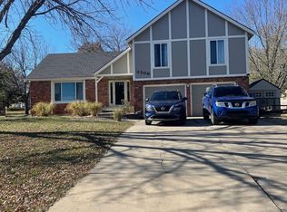 3709 SW Nottingham Rd, Topeka, KS 66610