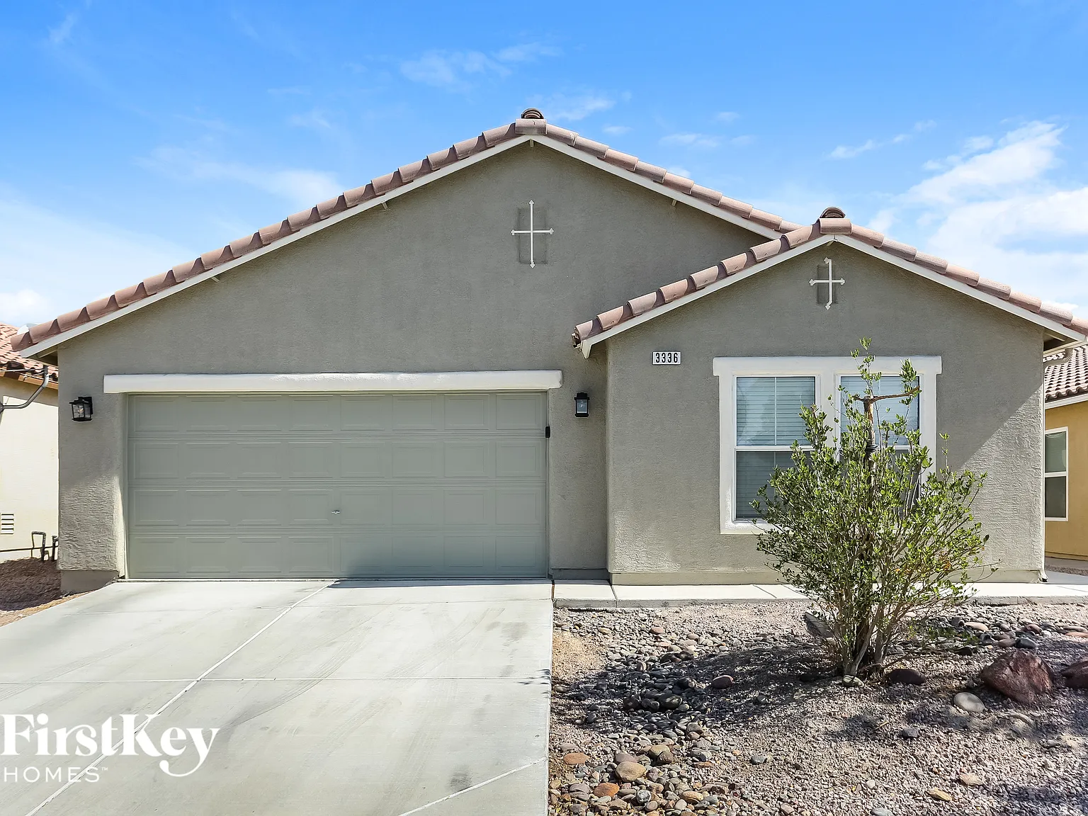 4 bed, 2.0 bath, 1888 sqft, $2,525 — Photo 1