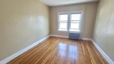 3rd image of 172 Safford St #2