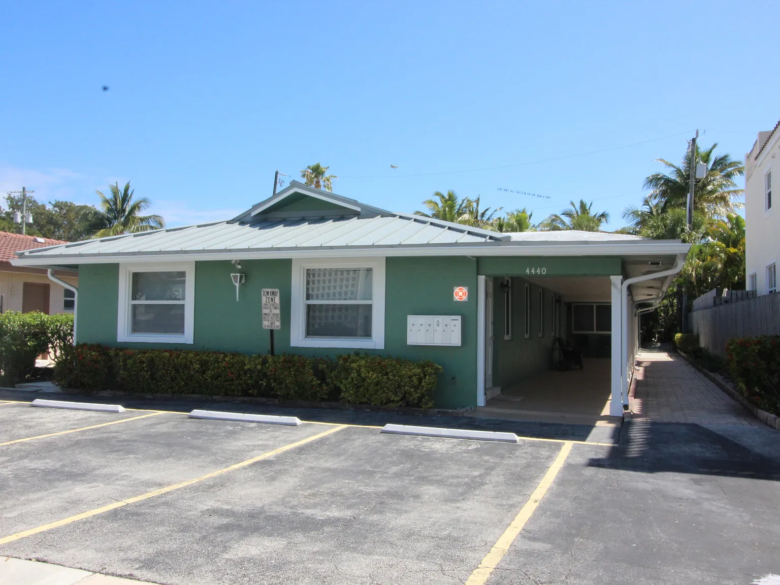 1 bed, 1.0 bath, 200 sqft, $1,400 — Photo 1