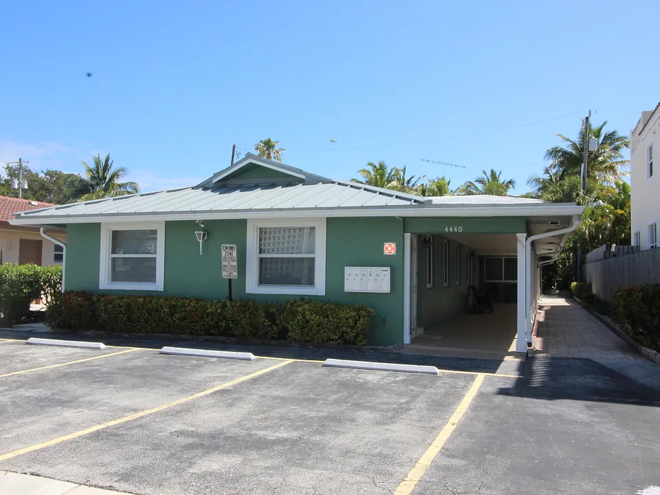 4440 Bougainvilla Dr #4B