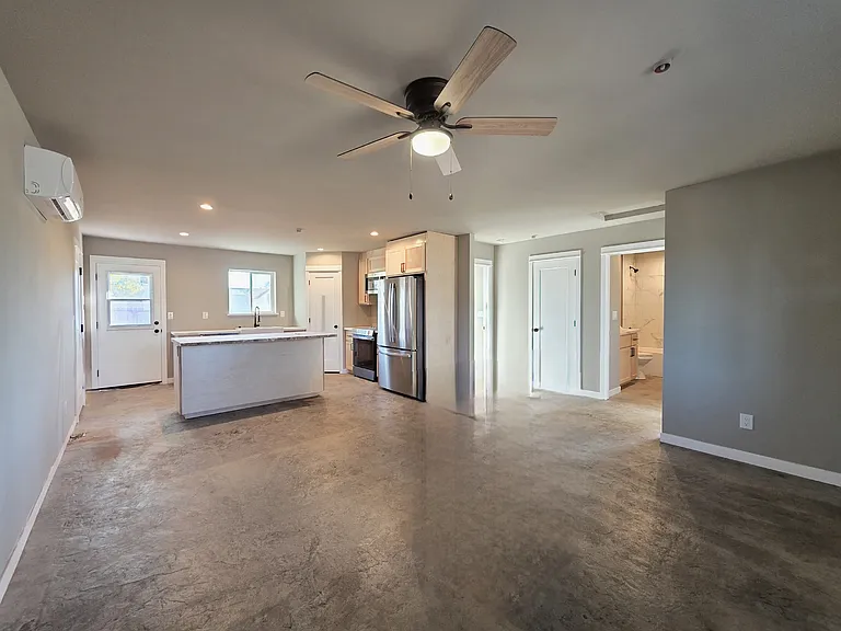 1558 Kay Ct — Photo 2