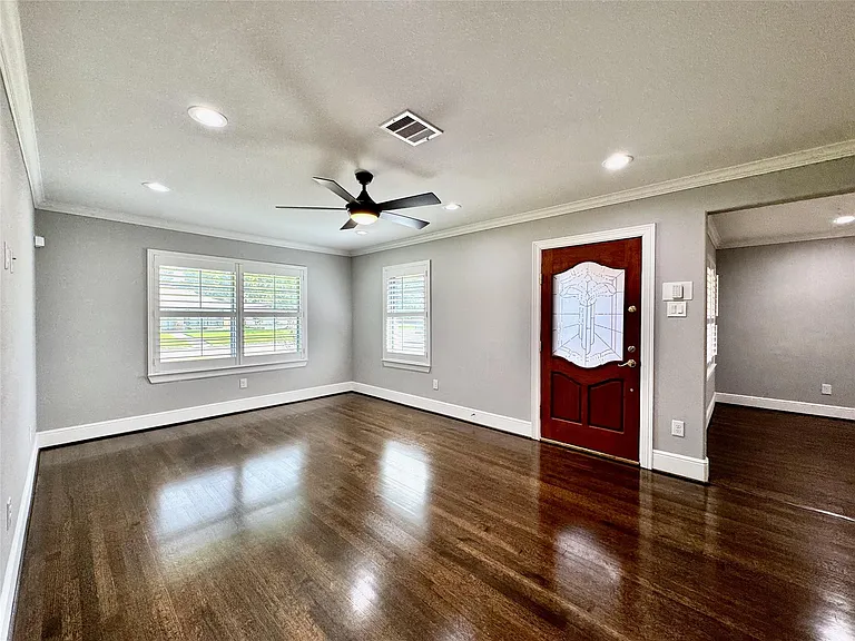 7743 Meadville St — Photo 3