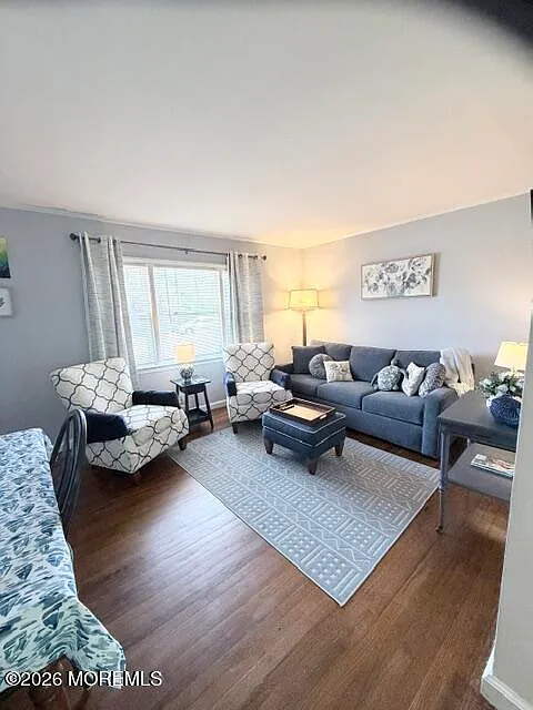2 bed, 850 sqft, $2,500 — Photo 2