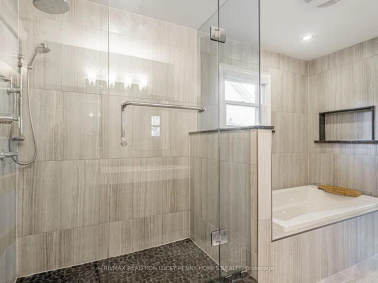 6 Village Squire Ln — Photo 22