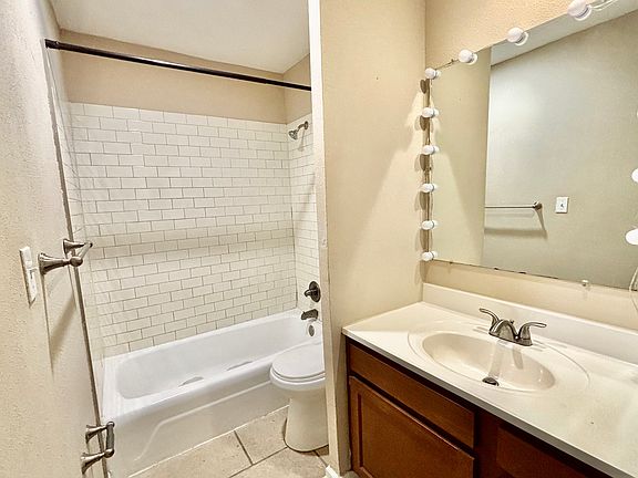 2nd image of 3635 Warwick Blvd #68b120687