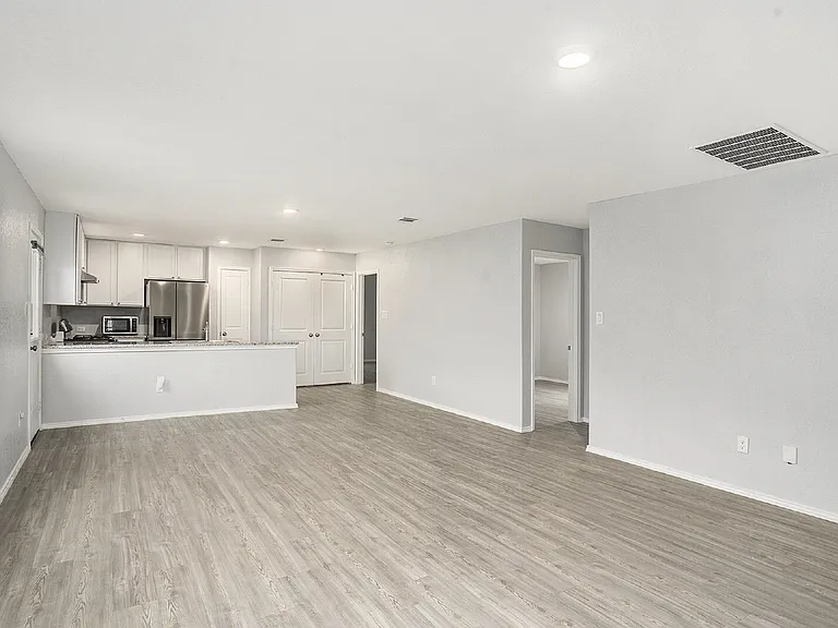 419 De Herrera — Photo 4