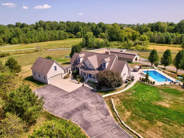 2588 Lone Rd, Freeland, MI 48623