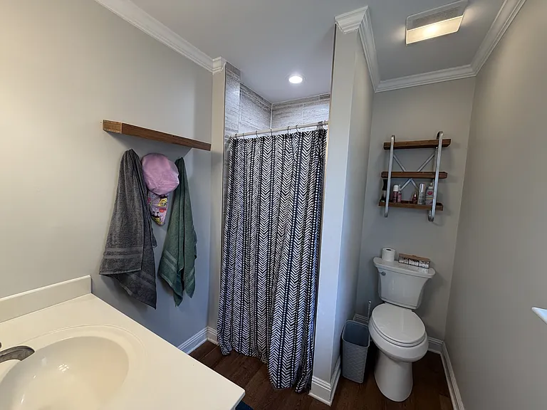 3710 Robinson St — Photo 21