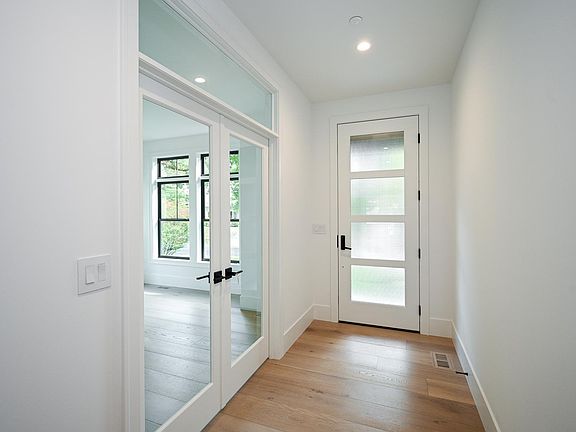 3rd image of 215 N Prospect Ave